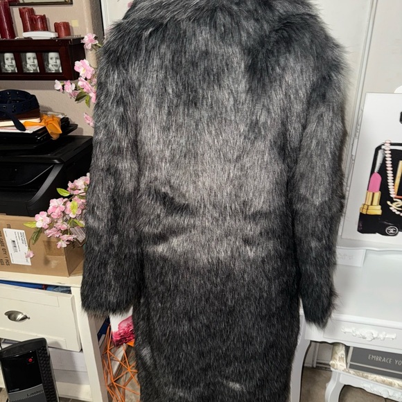 Boy and girl long coat size large - Picture 4 of 5